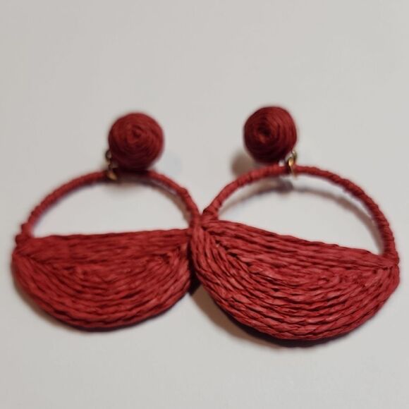 Elegant Red Woven Earrings - Picture 1 of 3